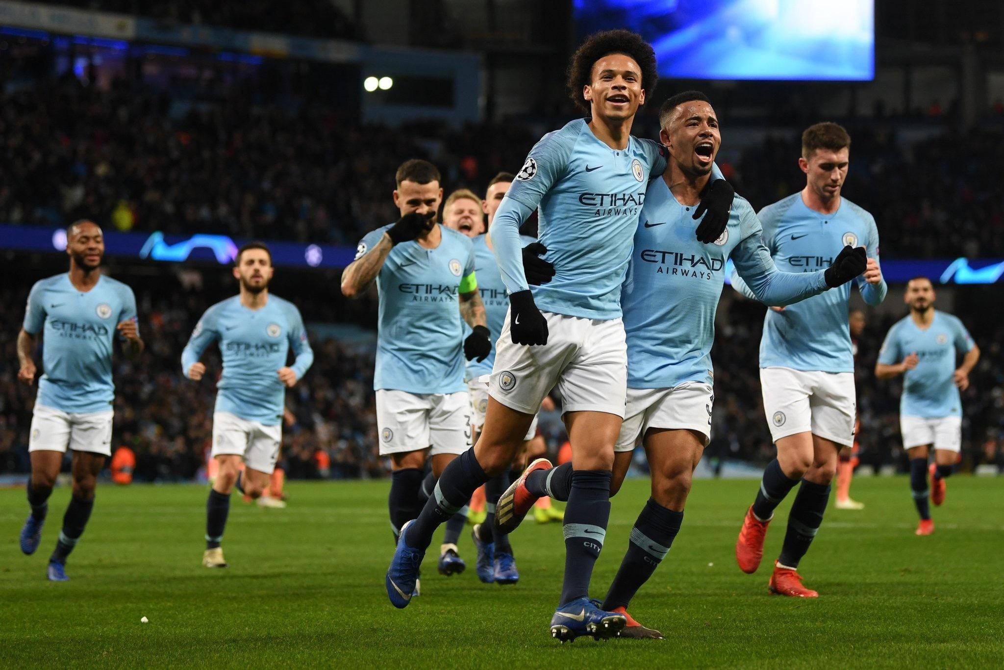 是一个年轻 是一个年轻